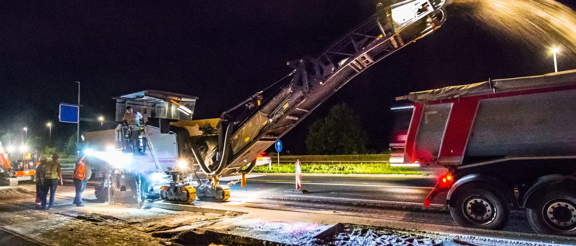 Road reconstruction works running at night